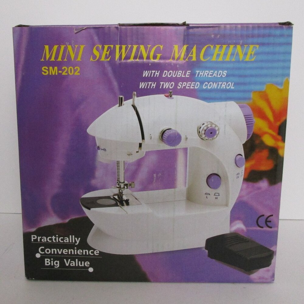 NIB portable sewing machine - Picture 5 of 5